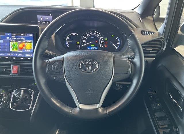 
								TOYOTA VOXY HYBRID ZS KIRAMEKI III full									