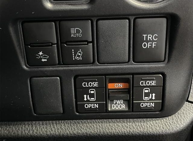 
								TOYOTA VOXY HYBRID ZS KIRAMEKI III full									