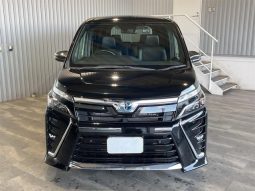 TOYOTA VOXY HYBRID ZS KIRAMEKI III