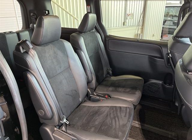 
								TOYOTA VOXY HYBRID ZS KIRAMEKI III full									
