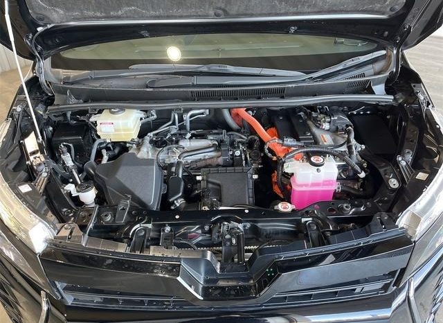 
								TOYOTA VOXY HYBRID ZS KIRAMEKI III full									