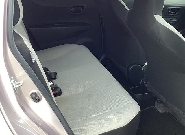 
								TOYOTA VITZ F full									