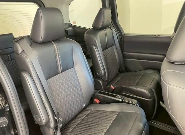 
								TOYOTA NOAH HYBRID Z full									