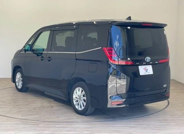 
								TOYOTA NOAH HYBRID Z full									