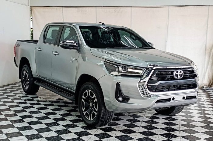 
								TOYOTA HILUX full									