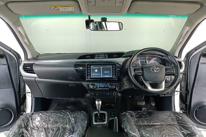 
								TOYOTA HILUX full									