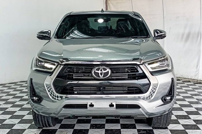 
								TOYOTA HILUX full									