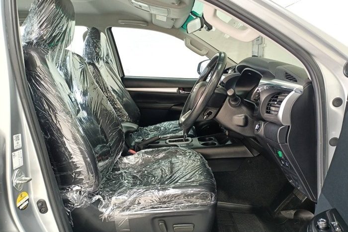 
								TOYOTA HILUX full									