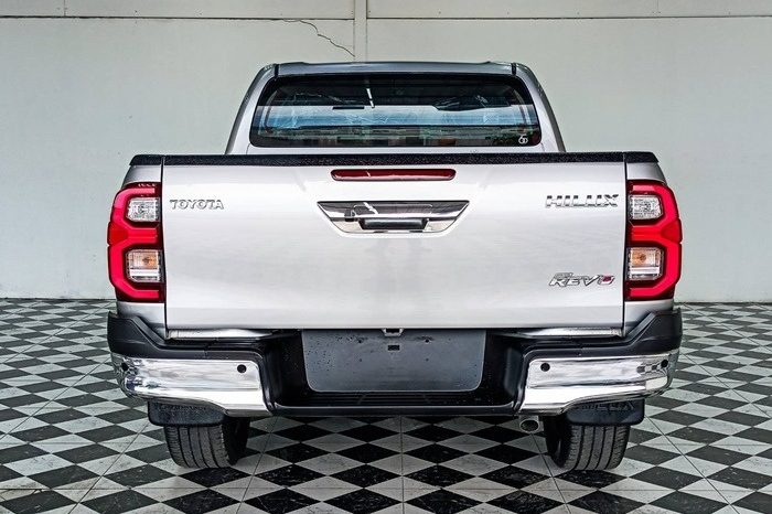 
								TOYOTA HILUX full									