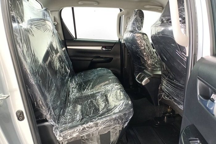 
								TOYOTA HILUX full									