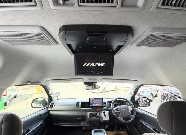 
								TOYOTA HIACE COMMUTER GL full									
