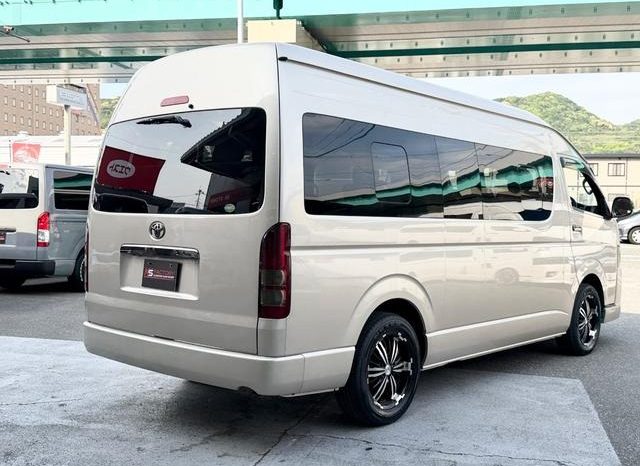 
								TOYOTA HIACE COMMUTER GL full									