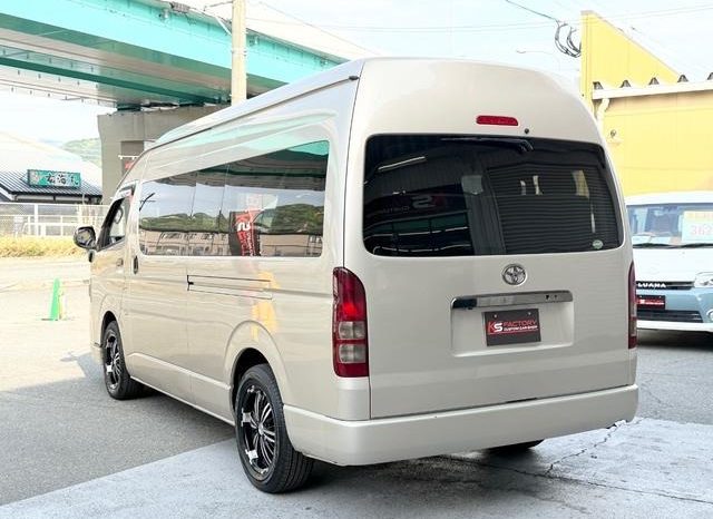 
								TOYOTA HIACE COMMUTER GL full									