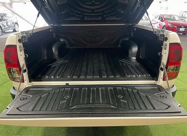 
								TOYOTA HILUX Z BLACK RALLY EDITION full									
