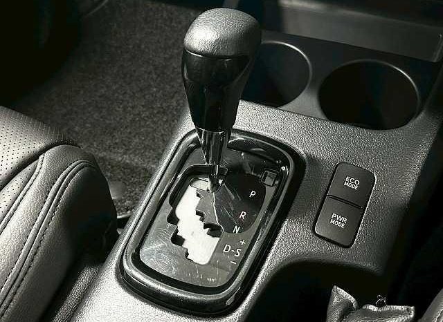 
								TOYOTA HILUX Z BLACK RALLY EDITION full									