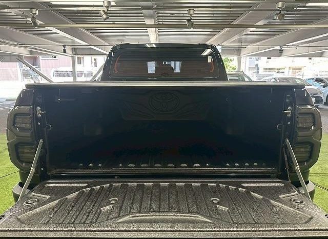 
								TOYOTA HILUX Z BLACK RALLY EDITION full									
