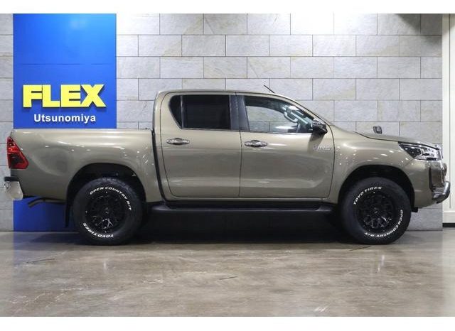 
								TOYOTA HILUX Z full									
