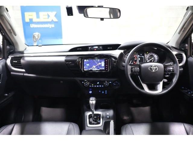 
								TOYOTA HILUX Z full									