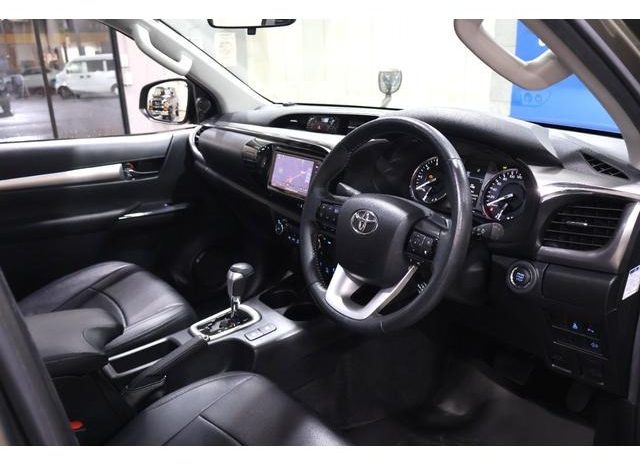
								TOYOTA HILUX Z full									