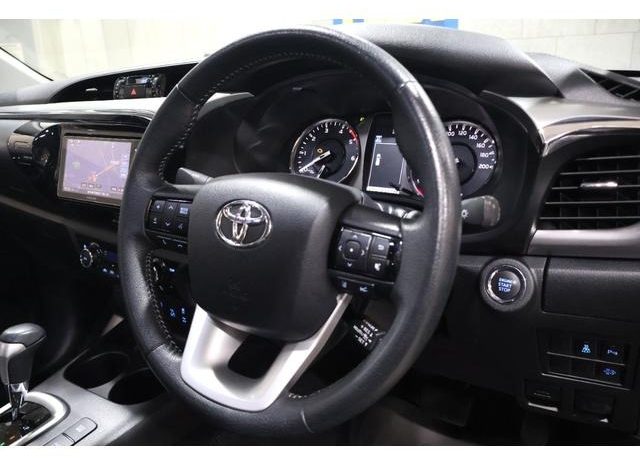 
								TOYOTA HILUX Z full									