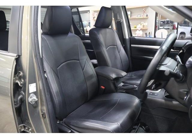 
								TOYOTA HILUX Z full									