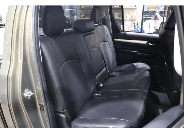 
								TOYOTA HILUX Z full									