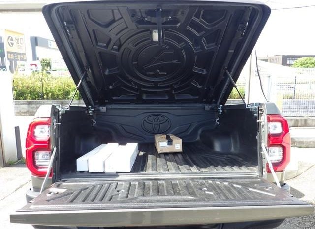 
								TOYOTA HILUX Z full									