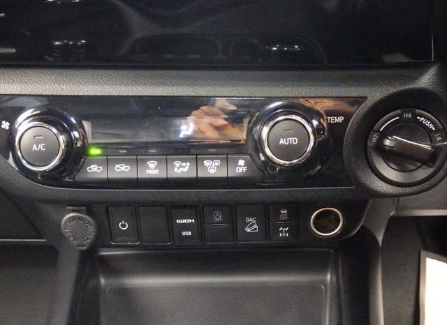 
								TOYOTA HILUX Z full									