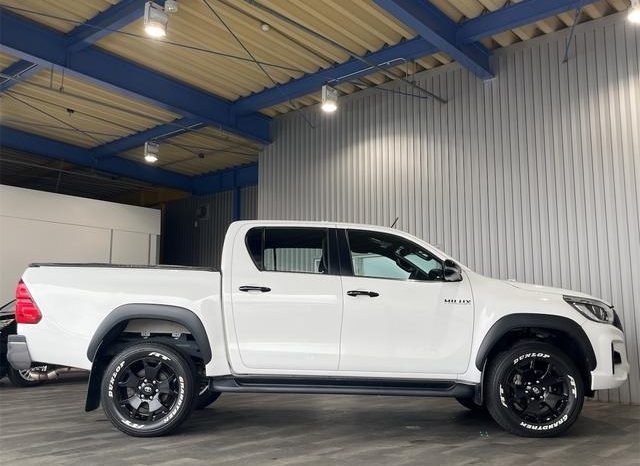 
								TOYOTA HILUX Z BLACK RALLY EDITION full									