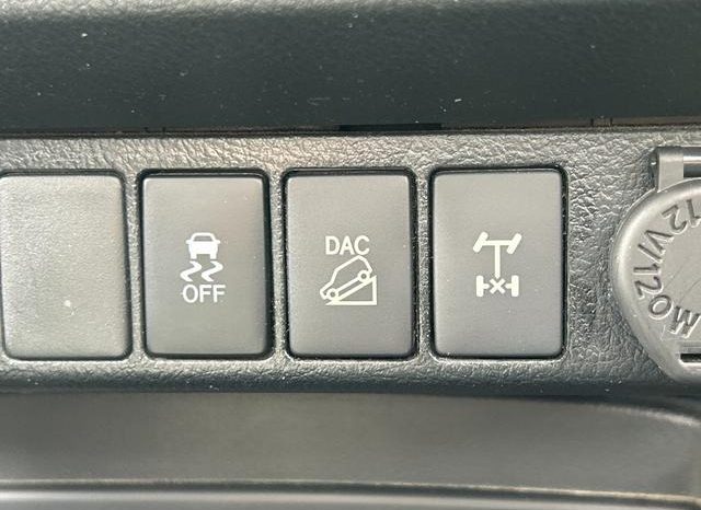 
								TOYOTA HILUX Z full									