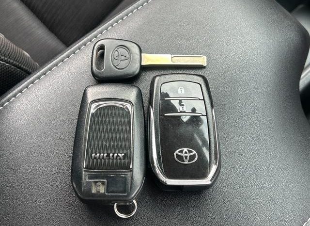 
								TOYOTA HILUX Z full									
