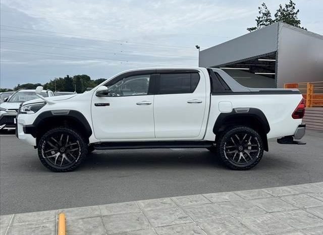 
								TOYOTA HILUX Z full									