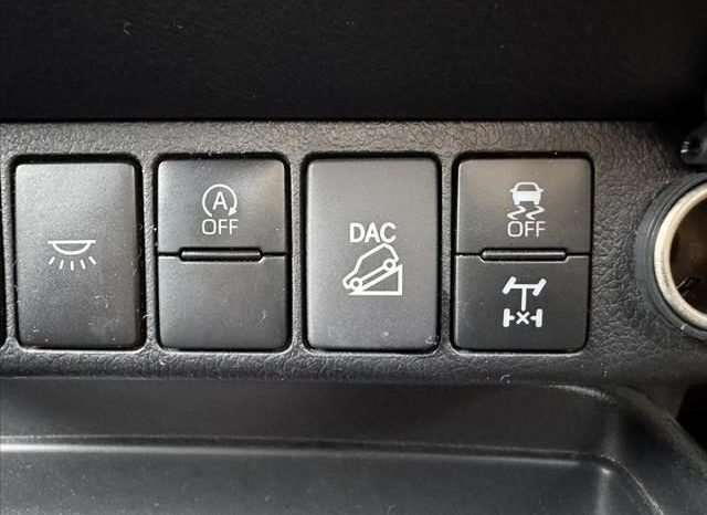 
								TOYOTA HILUX Z full									